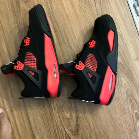 Jordan Black and Red Shoes - Picture 3 of 4